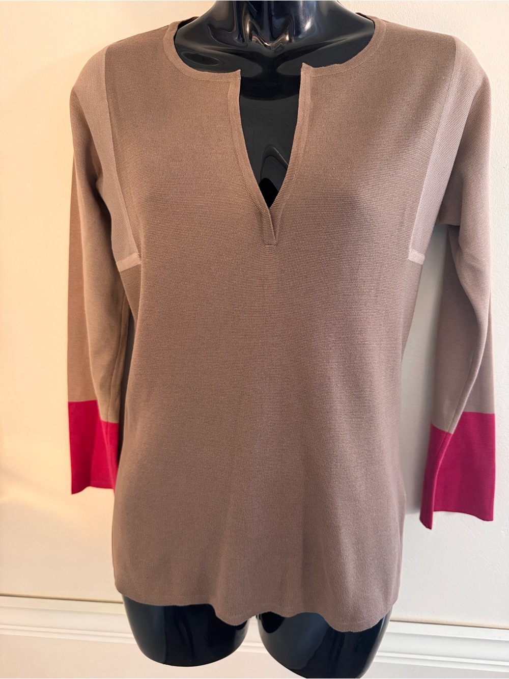 Maglia Taupe Color-block Knit Pullover with Mauve Cuff Detail | Size Small